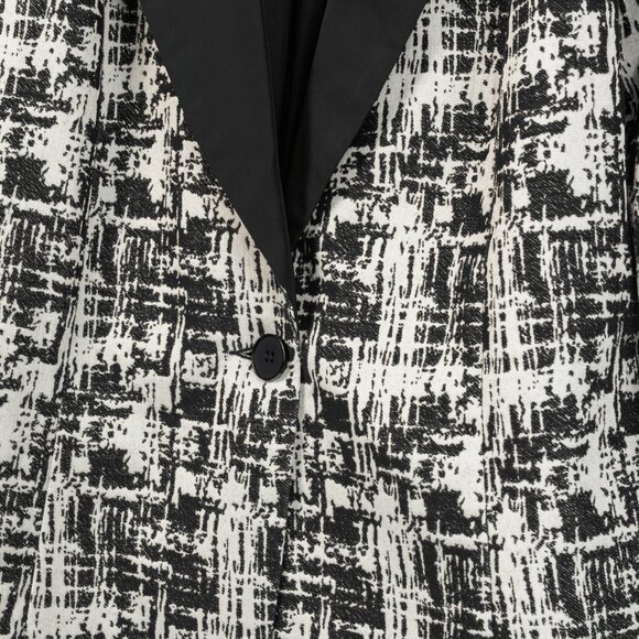 Joeffer Caoc White & Black Jacquard Contrast-Lapel Blazer - Picture 7 of 9
